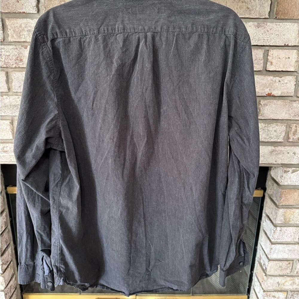 AE Gray Button-Up Shirt - Picture 4 of 4